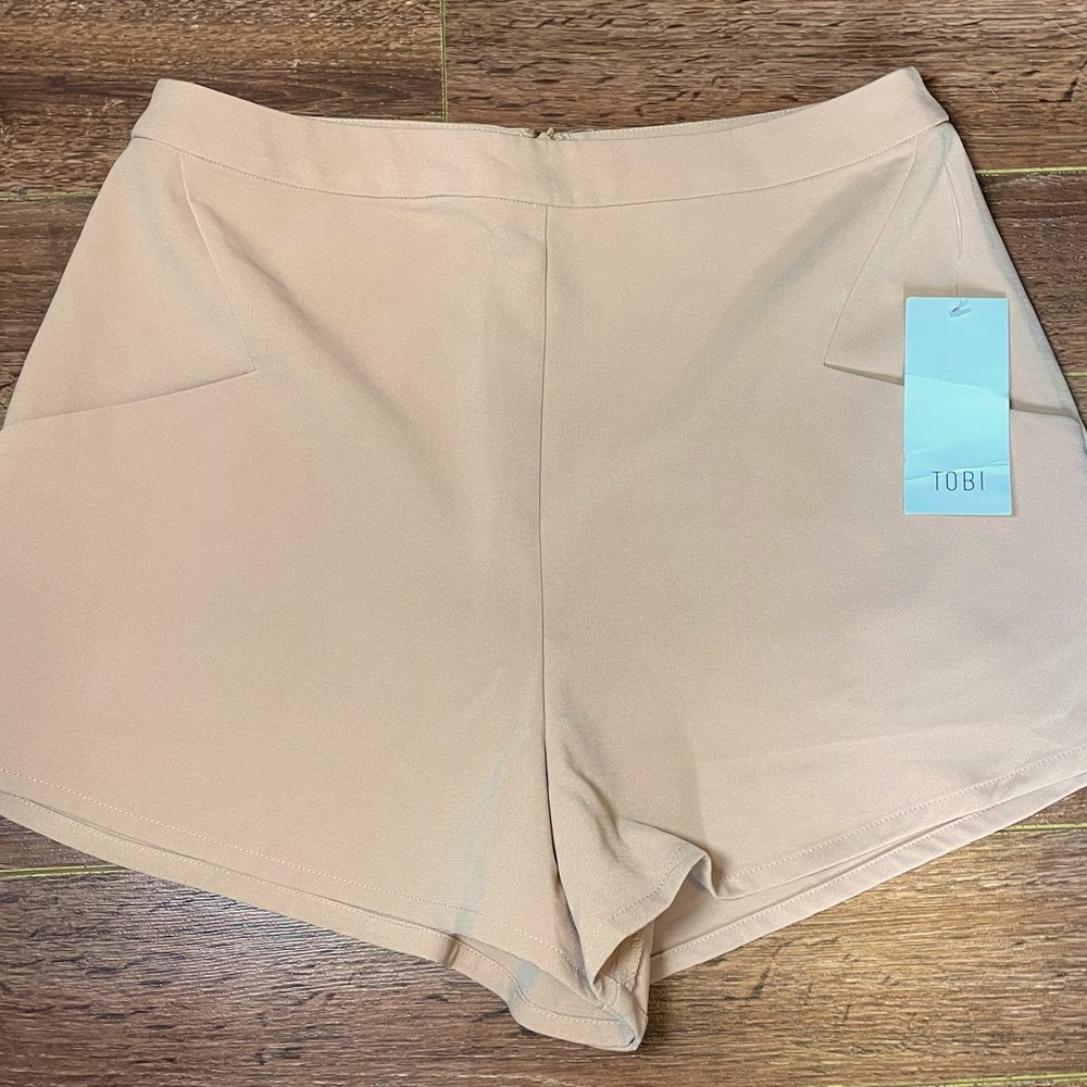 🆕Tobi Women's Tan Shorts, medium